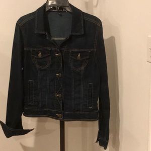 American Eagle Jean Jacket Dark Blue size L. Not as dark color as picture shows